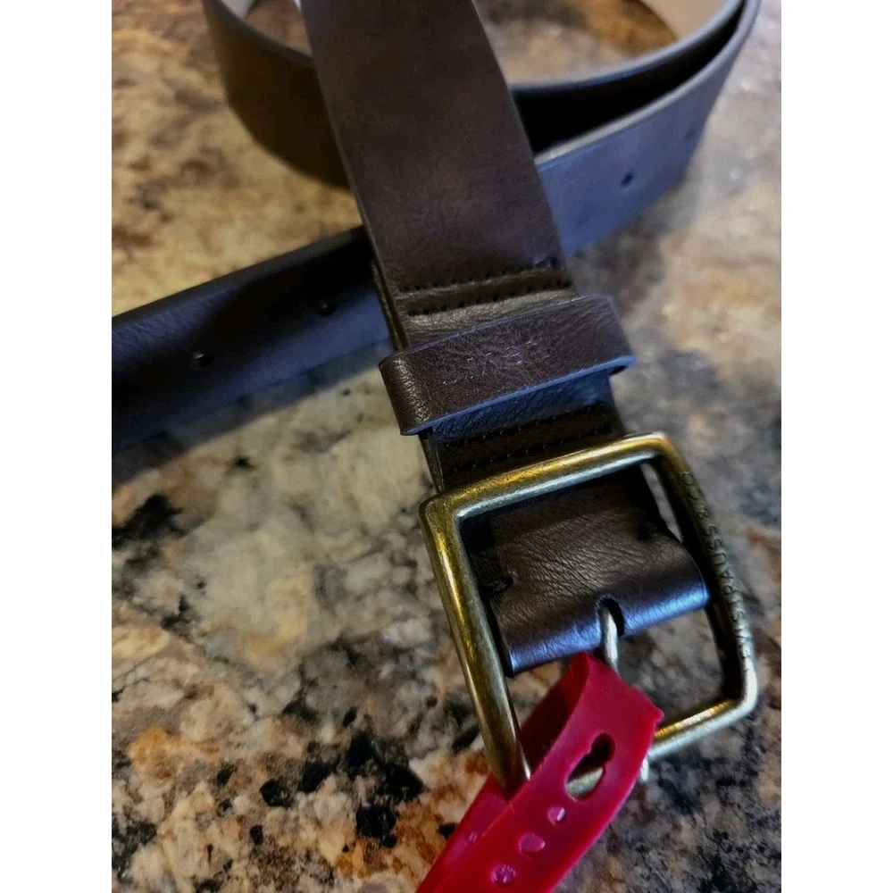 New Levis New Mens Belt.Size Large. RN129919. Brown.